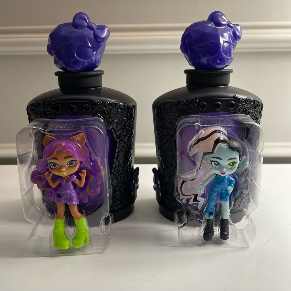 Monster High Potion Bottles with Dolls